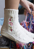 Bonnie Doon Embroidered Cable Shoe Socks